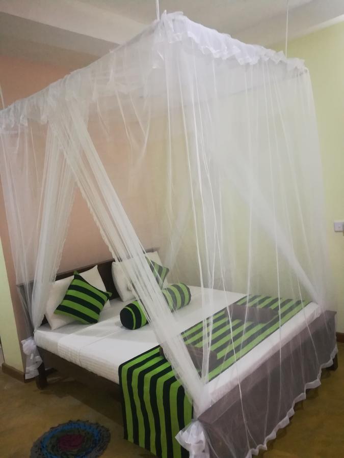 Dinaro Guest Hotel Ella Quarto foto